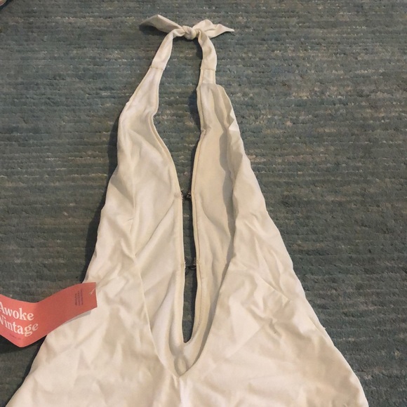 Size S white backless VTG swimsuit with glitter clasp buttons, found in Italy - Picture 7 of 8